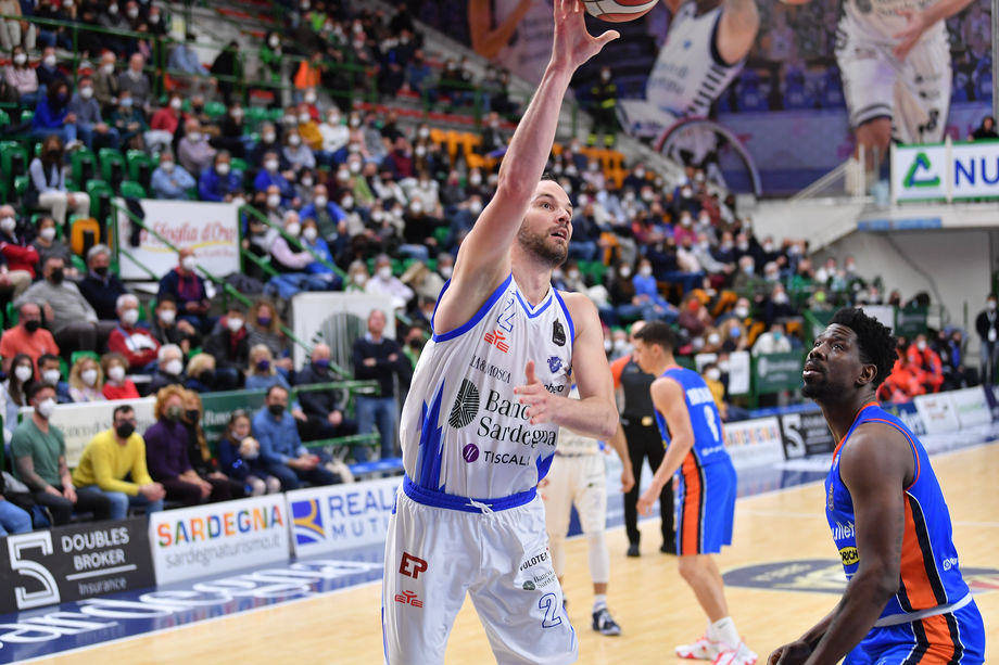 Banco di Sardegna Sassari, nella vittoria su Treviso Miro Bilan si ripete:  10 tiri da 2 per la seconda partita consecutiva