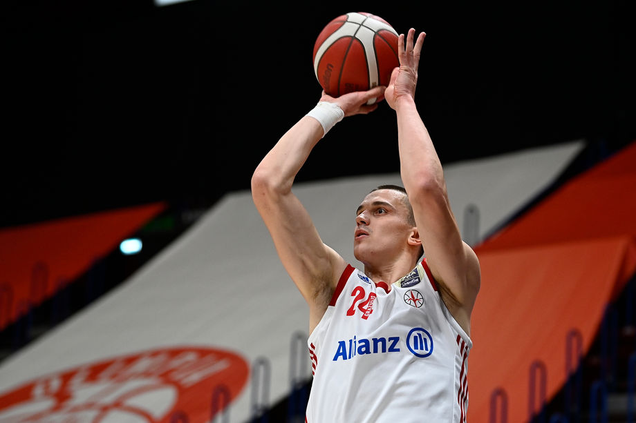Andrejs Gražulis blinda il reparto lunghi dell’Allianz Pallacanestro Trieste 