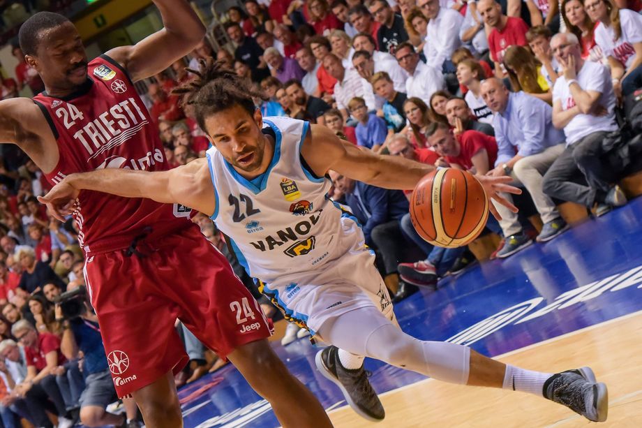 Vanoli, in gara4 per Crawford 33 punti e miglior prova in Italia. E Mathiang si conferma re dei rimbalzi (49)