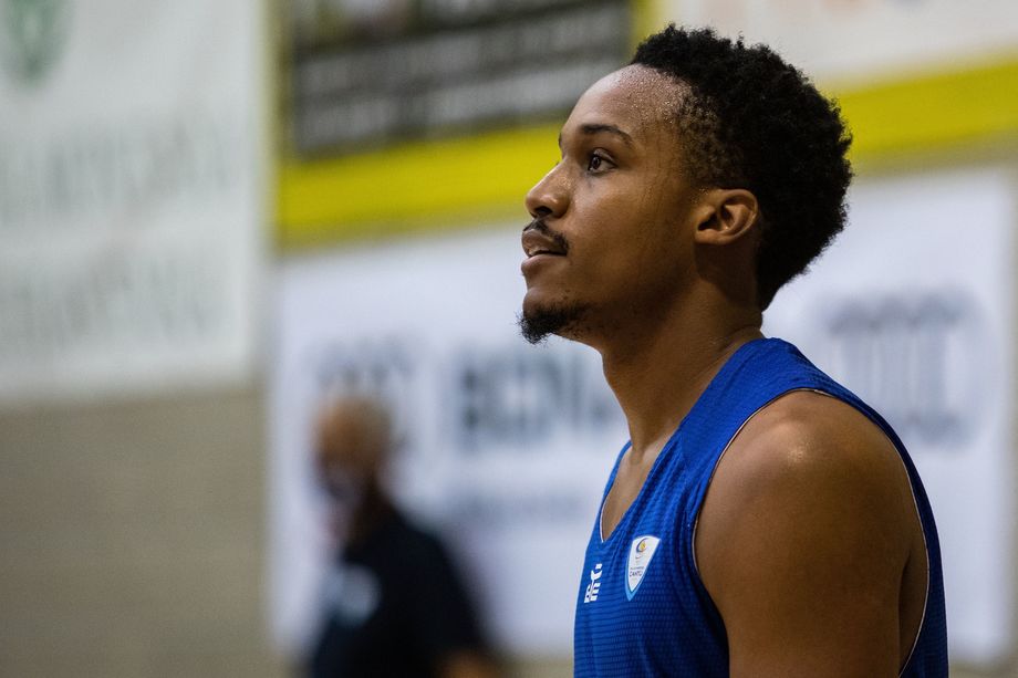 Sognando Iverson e studiando Jordan: james Woodard è pronto al debutto in Italia con Cantù