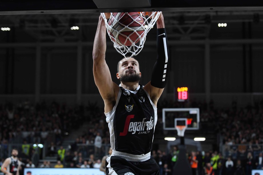 Weems, miglior prova per punti (32) di un giocatore Virtus in questa stagione