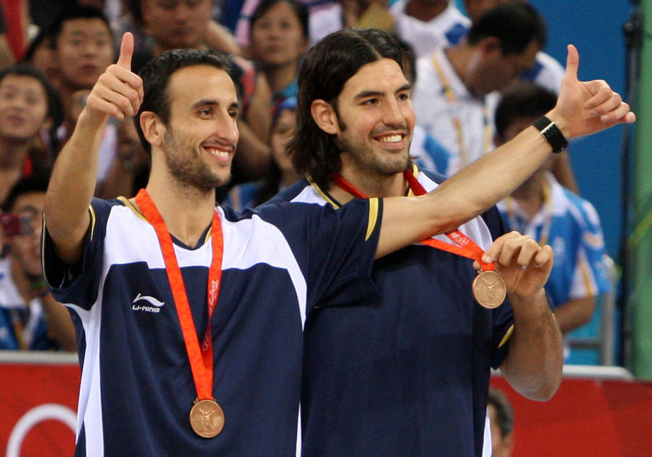 Luis Scola ricorda Maradona: 'Non vedremo più uno grande come lui'