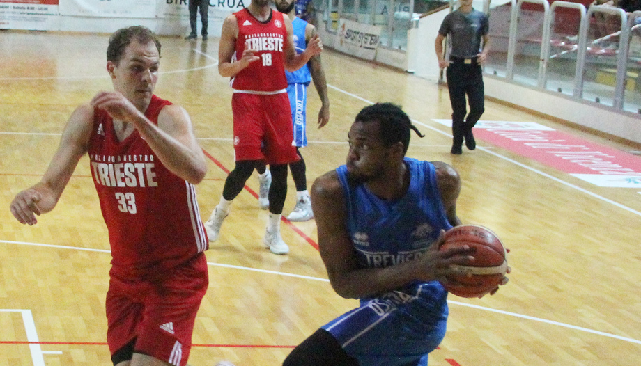 Con il trio Jones-Mitchell-Justice Trieste supera la De' Longhi Treviso all'overtime nella finale di Vicenza