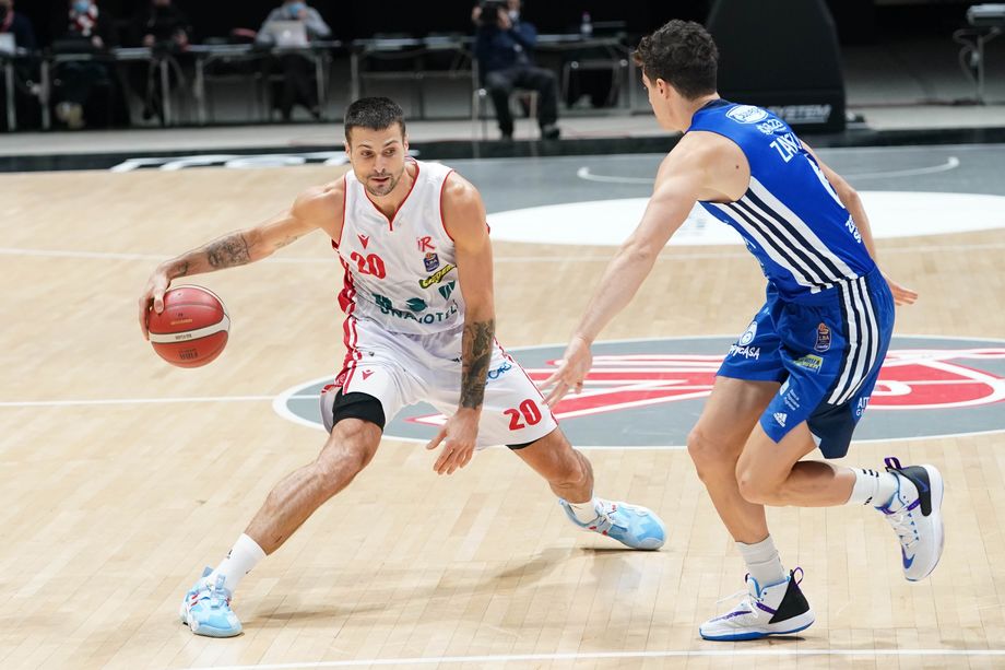 UNAHOTELS Reggio Emilia, contro Brindisi Andrea Cinciarini distribuisce 10 assist e supera quota 1400 in Serie A