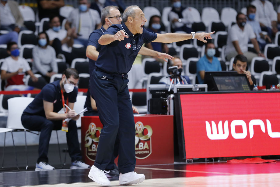 La prima vittoria di Messina sulla panchina dell'Olimpia: 'Partita di grande sacrificio, felici per noi e per una proprietà che fa tanto'