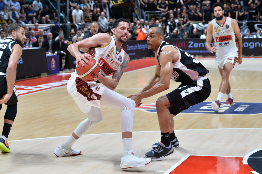 I numeri di Segafredo Virtus Bologna - Umana Venezia:  la Reyer prova a sfatare il tabù che la vede sempre battuta ai quarti