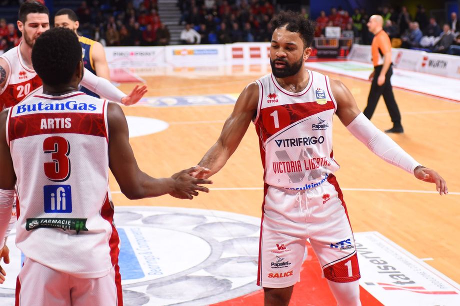 Pesaro, riscatto grazie al tiro da 3 (53.8%, record stagionale).  Blackmon oltre quota 30 punti per la seconda volta