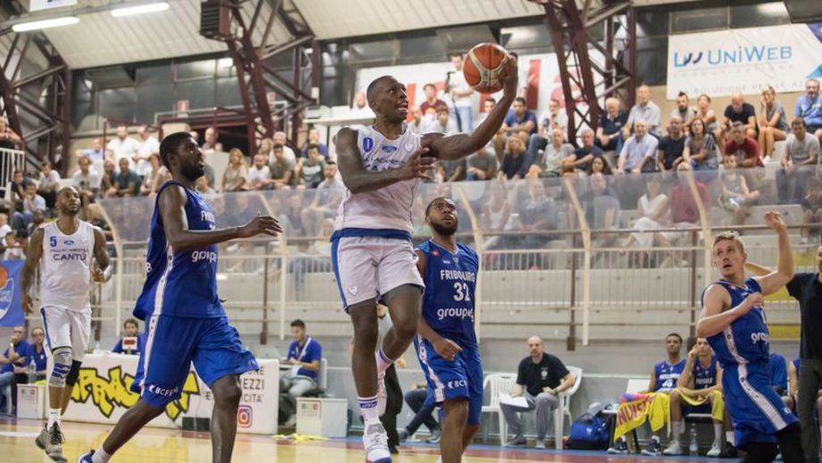 Cantù si prepara alla sfida europea battendo Friburgo con super Gaines