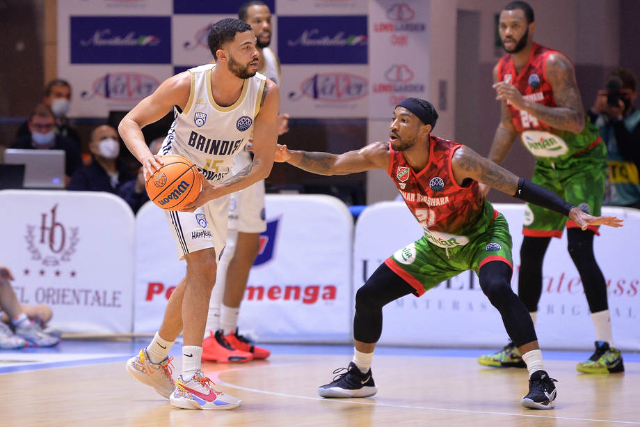 Basketball Champions League: Happy Casa Brindisi vincente contro il Pinar Karsiyaka