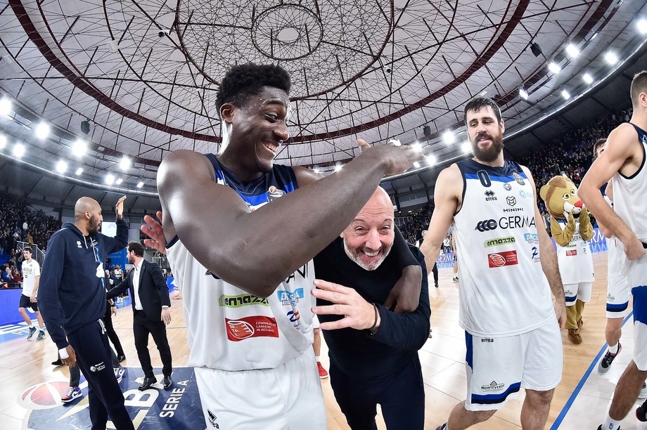 Germani Brescia espugna Cantù e vola alla Final Eight 