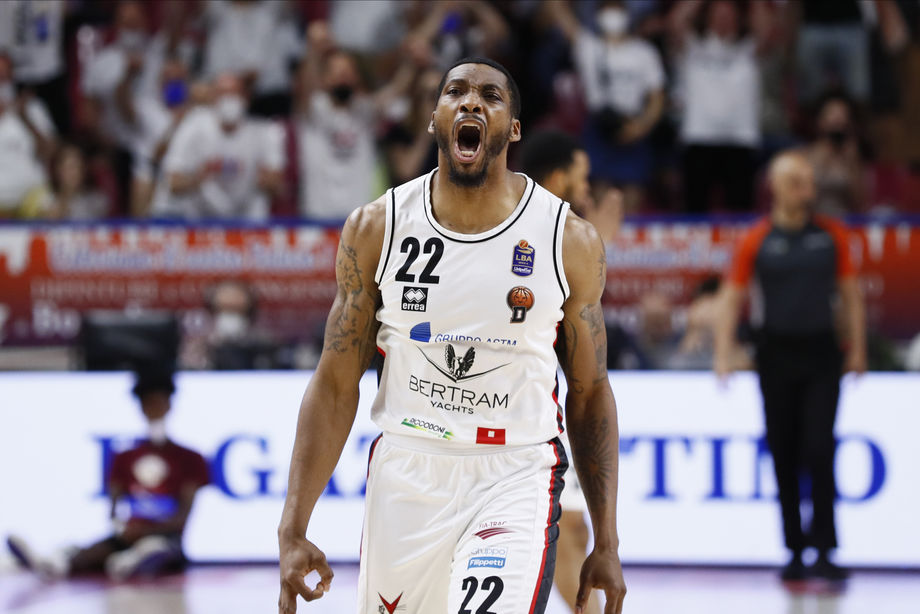 Bertram Tortona, parla Jamarr Sanders: “Rispettiamo la Virtus ma ce la giocheremo. Il mio futuro? Resterei ma non ho ancora ricevuto un’offerta”