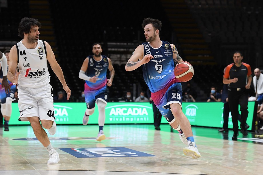 Lavoropiù Bologna, per Baldasso 24 punti e 'high' personale in Serie A: dal 2002-03 un giocatore Fortitudo non segnava 5 triple in un derby