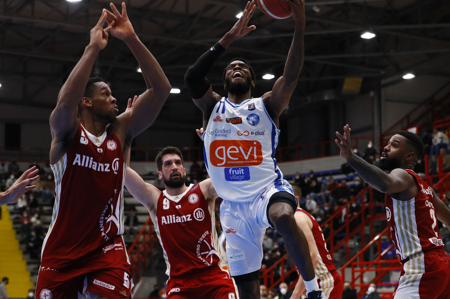 5 domande a... Jordan Parks: “Il basket è una forma d'arte, le schiacciate le mie opere d'autore. La GeVi punta ai playoff”