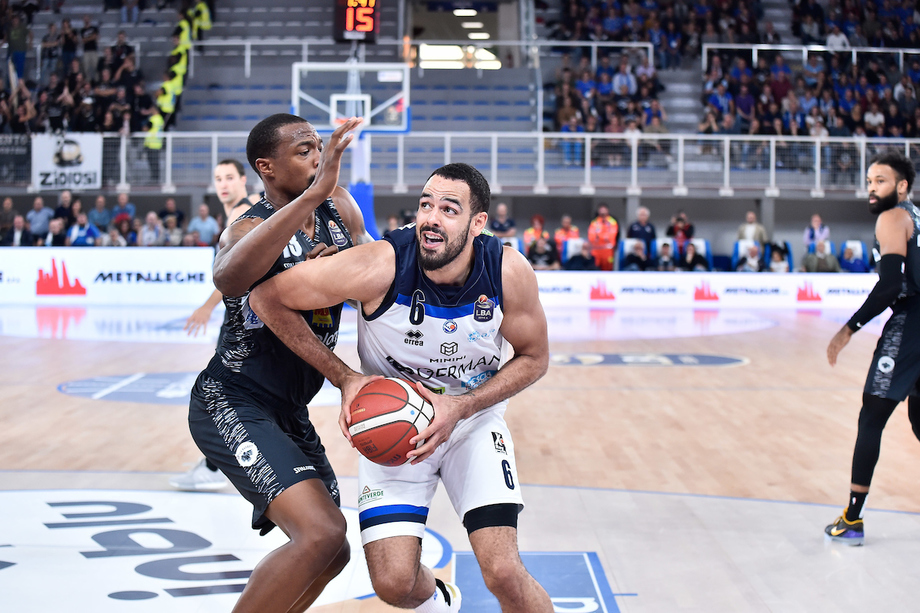Tyler Cain è il nuovo centro della Carpegna Prosciutto Basket Pesaro