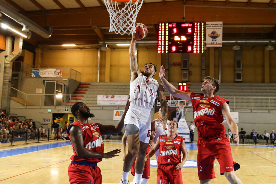 L’Olimpia corre, segna e diverte: 96-68 contro Casale