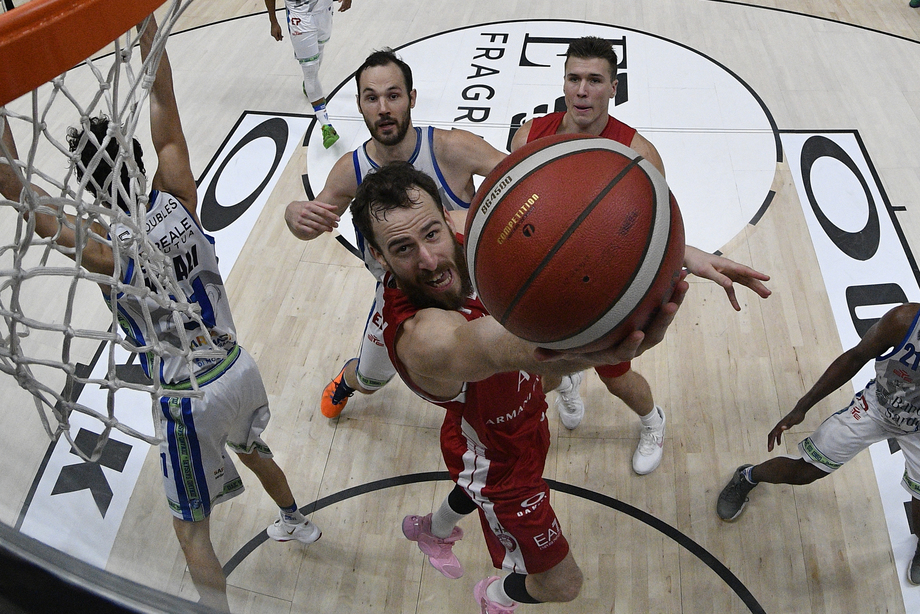 Virtus-Olimpia, una 'classica' che riporta la serie A su Rai 2 