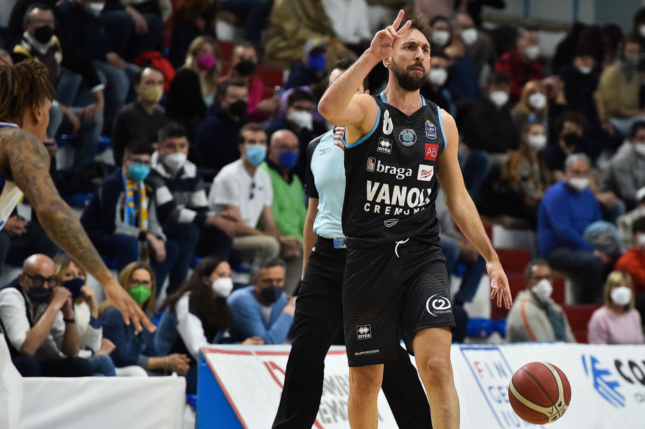 In A|X Armani Exchange Milano - Vanoli Cremona Peppe Poeta raggiunge quota 50 presenze in Serie A con i biancoblu