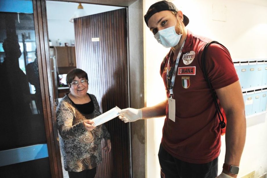 L'Umana Reyer consegna le mascherine del Comune di Venezia ai residenti