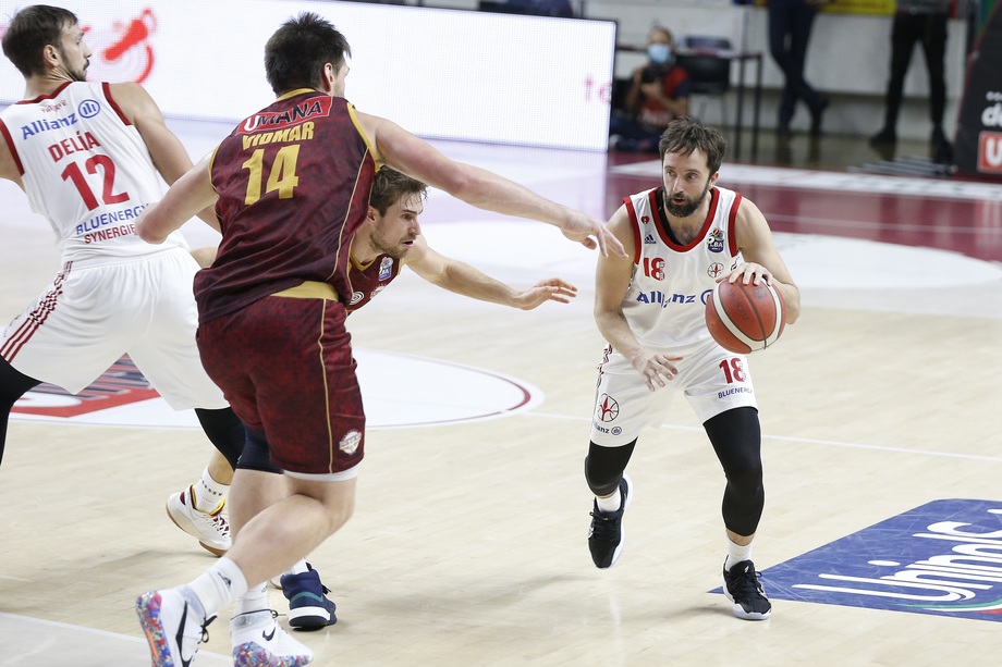 Nel recupero Allianz Pallacanestro TRieste-UNAHOTELS Reggio Emilia Cavaliero raggiunge quota 600 presenze in A