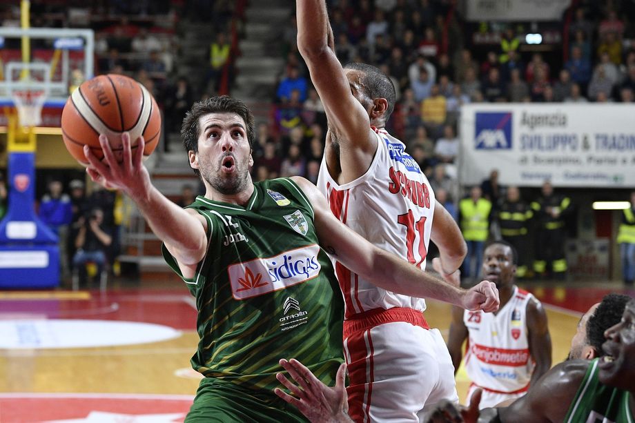 Assegnati gli Oscar del basket 'Premio 'Reverberi': Filloy miglior giocatore e Andrea Diana miglior tecnico. Il presidente LBA Bianchi personaggio dell'anno, ad Aldo Vanoli riconoscimento per il contributo al basket