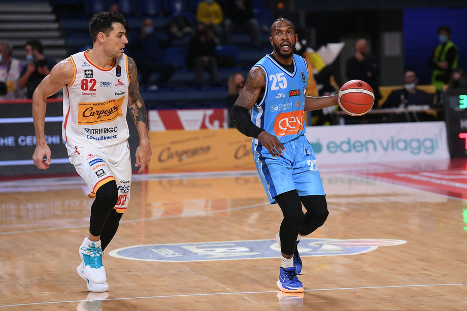 GeVi Napoli - Carpegna Prosciutto Pesaro su Eurosport 2 alle 20.45