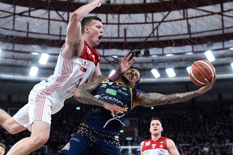 Con Moss la Germani Brescia spera ancora nei play off: record personale di punti in A (27) con 100% da 3 (4 su 4) per battere Milano