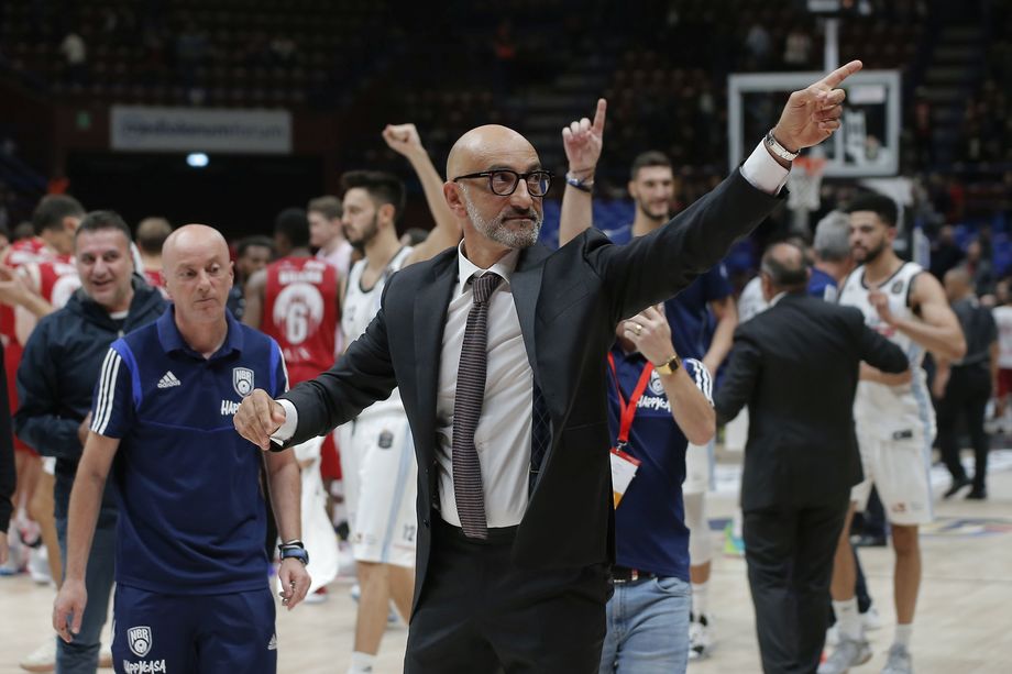 Happy Casa-Prosciutto Carpegna è il posticipo su Rai Sport HD. Vitucci ha 9 su 10 nelle sfide con Pesaro, Banks è entrato nella storia di Brindisi per il tiro da 3