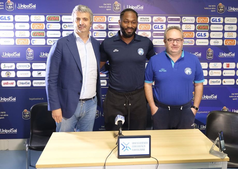 La Gevi presenta Jeremy Pargo: " Sono entusiasta di essere a Napoli",
