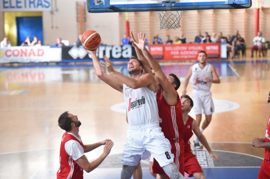 Virtus Bologna in finale a Pama: sconfitta Trieste