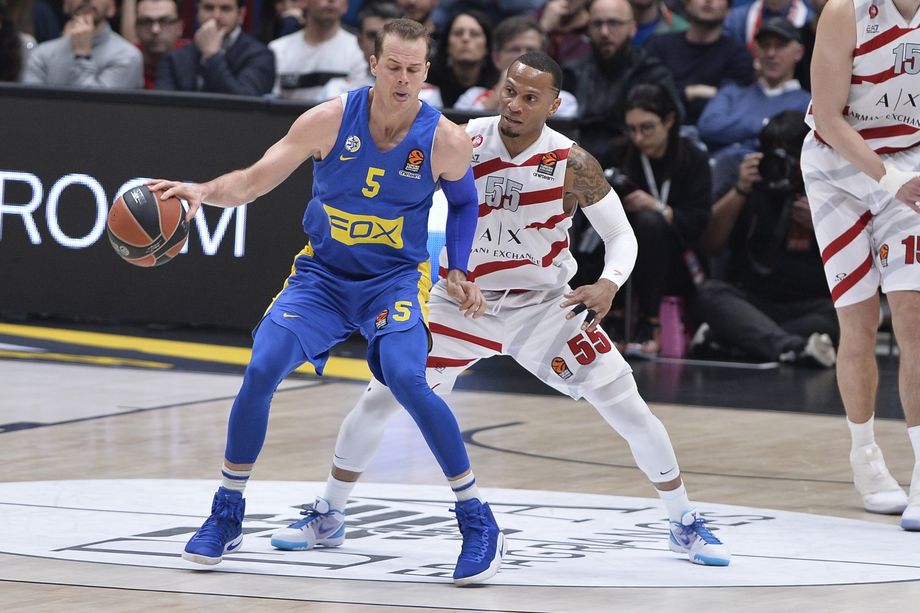 Milano firma per due stagioni la guardia Michael Roll