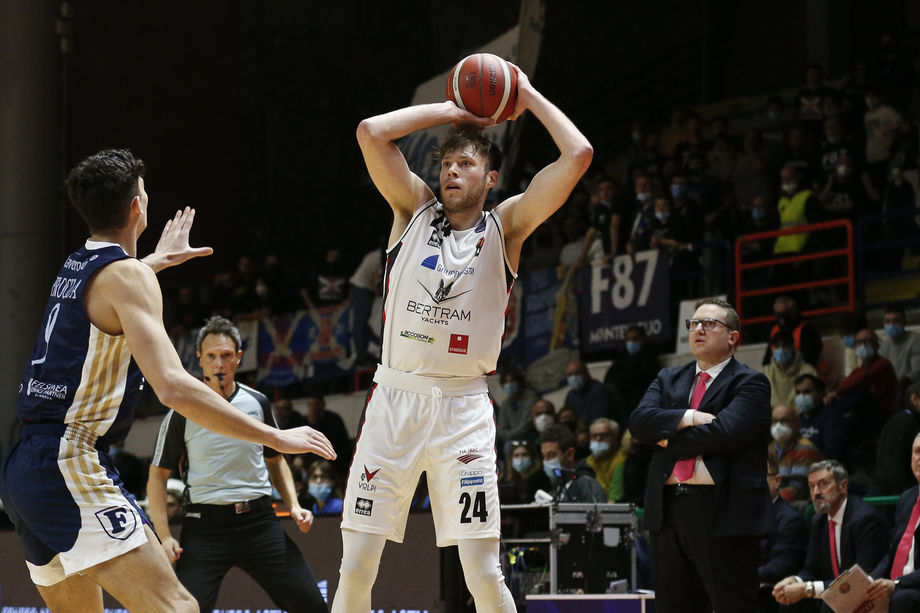 Fortitudo Kigili Bologna - Bertram Tortona domenica alle 19 