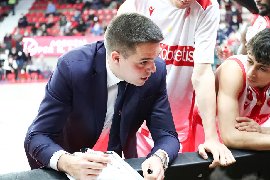 Openjobmetis Varese, ecco coach Seravalli: “Le idee di gioco resteranno le stesse. Un grande stimolo avere l’opportunità di aiutare il club a salvarsi” 