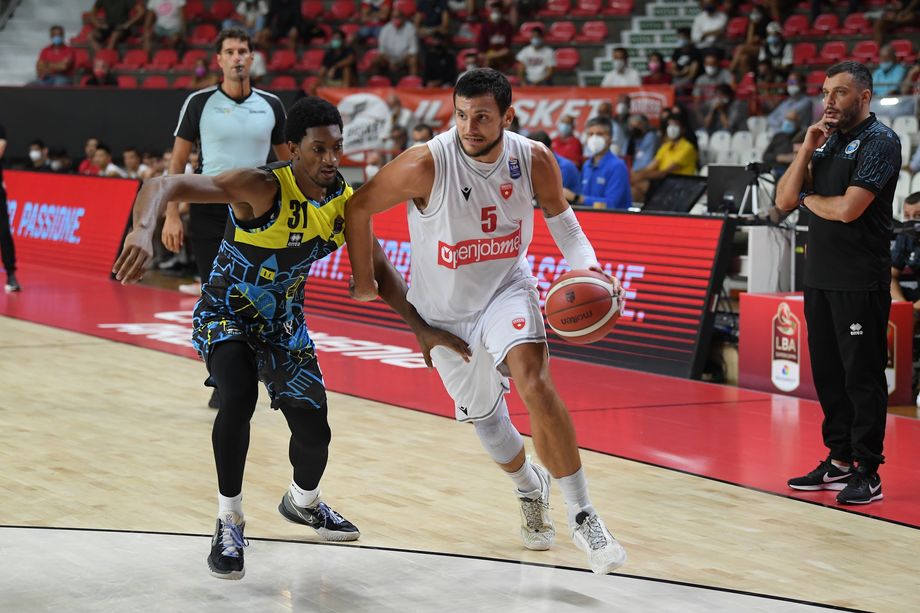 Discovery+ Supercoppa, prima vittoria per l'Openjobmetis Varese: Vanoli Cremona sconfitta