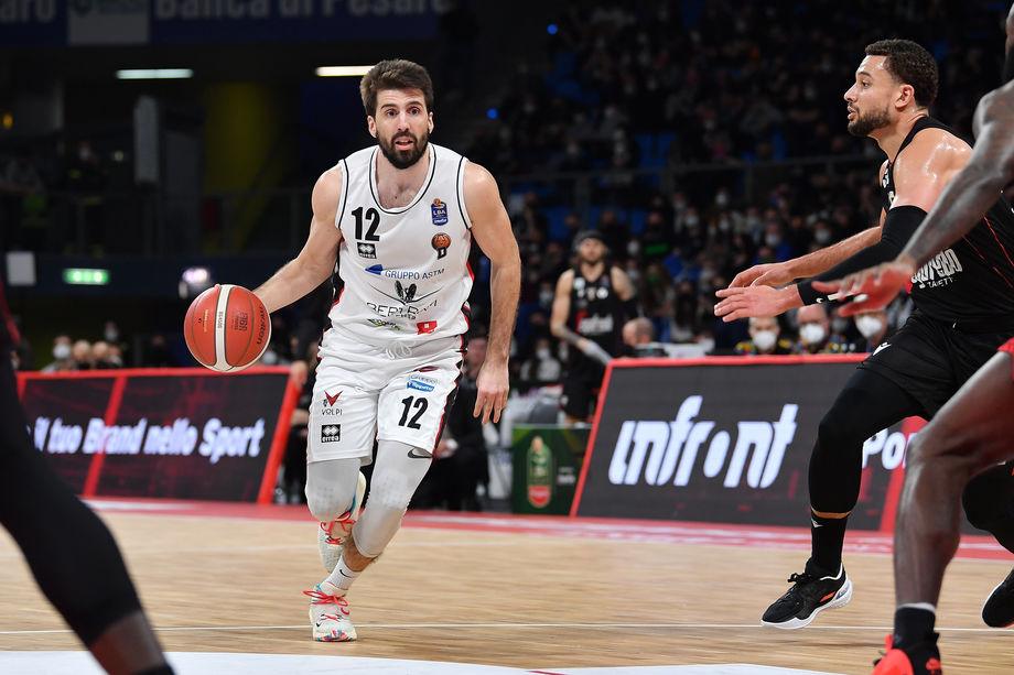 Tortona come Reggio Emilia nel 2005, uniche neopromosse a raggiungere una finale di Final Eight. Per Filloy terza finale di fila con 3 maglie diverse