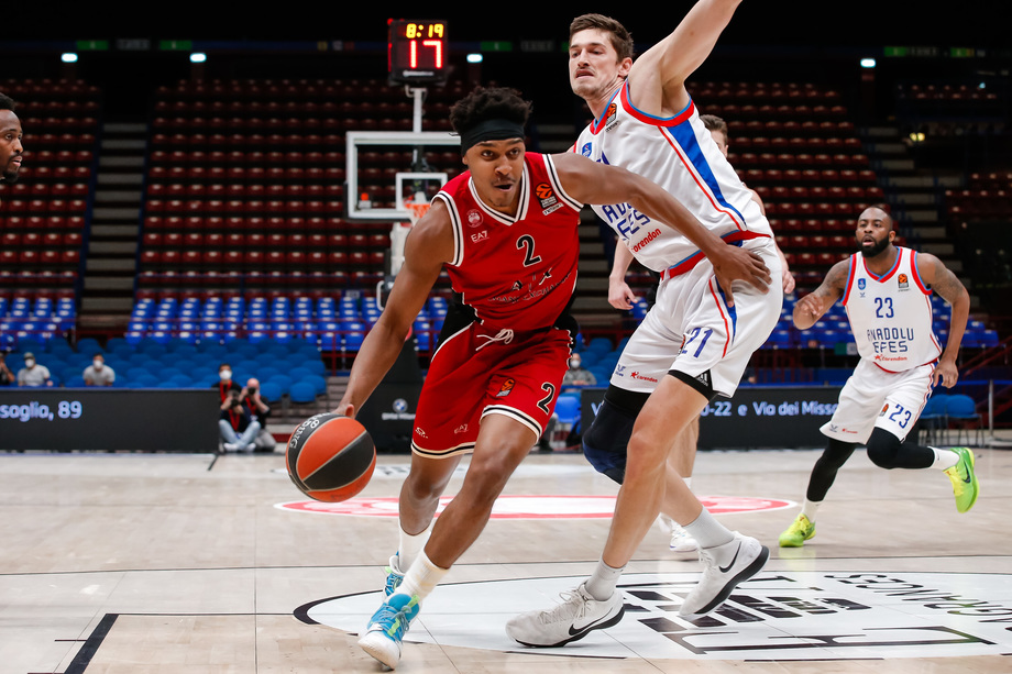 Eurolega: A|X Armani Exchange Milano chiude al quarto posto dopo la vittoria contro l'Efes Pilsen Istanbul. Ora nei playoff il Bayern Monaco